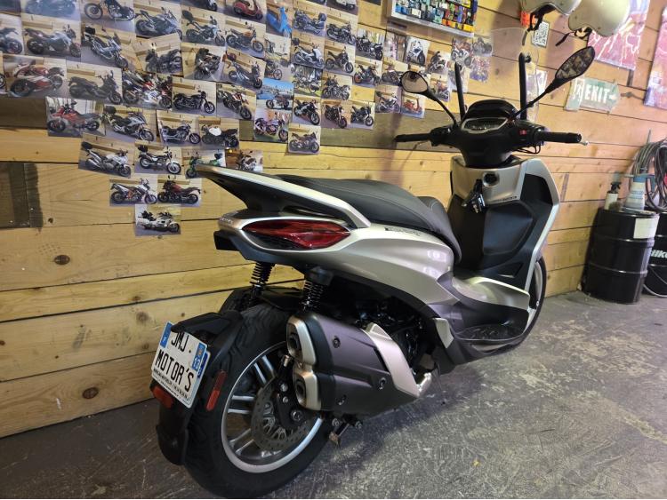 PIAGGIO BEVERLY 400 HPE Garantie 1 an 
