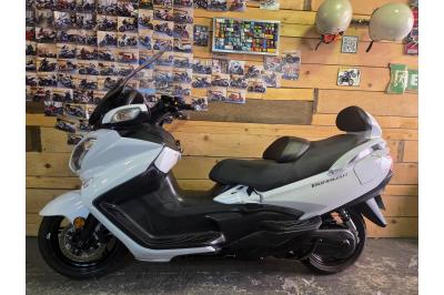 SUZUKI BURGMAN 650