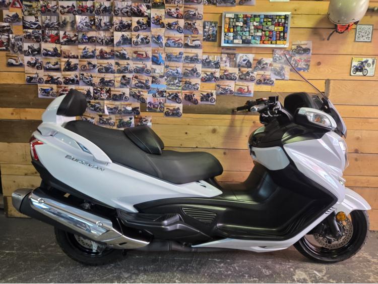 SUZUKI BURGMAN 650 EXECUTIVE GARANTIE 1AN
